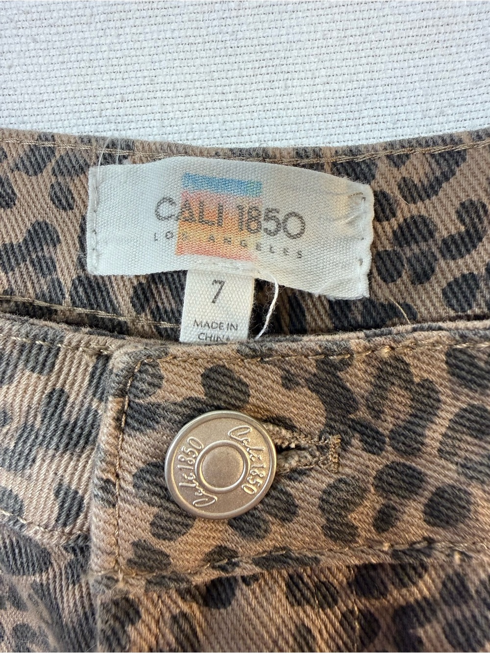 Women's Leopard Print Wide Leg Jeans - Brown - Picture 4 of 8